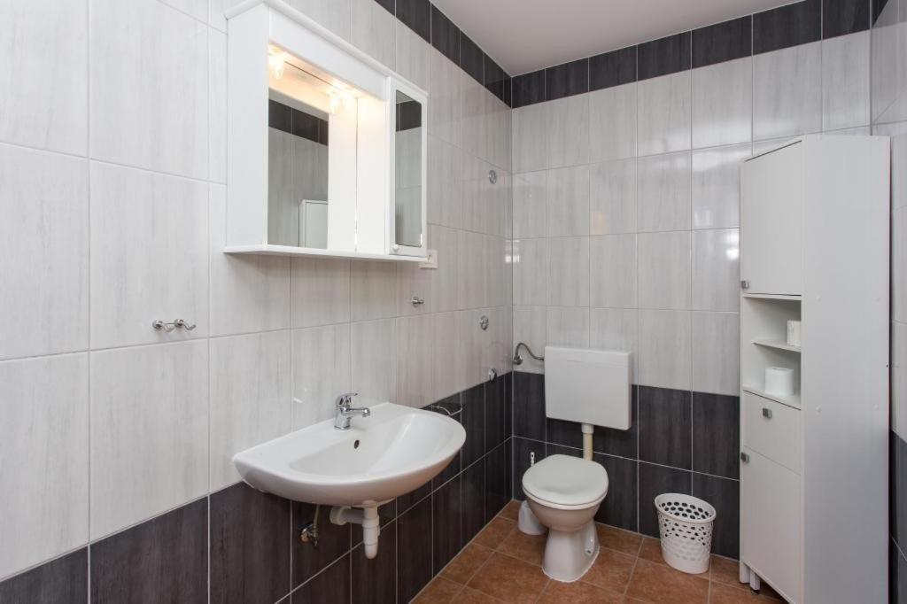 Apartments Bezek トルステニク 部屋 写真